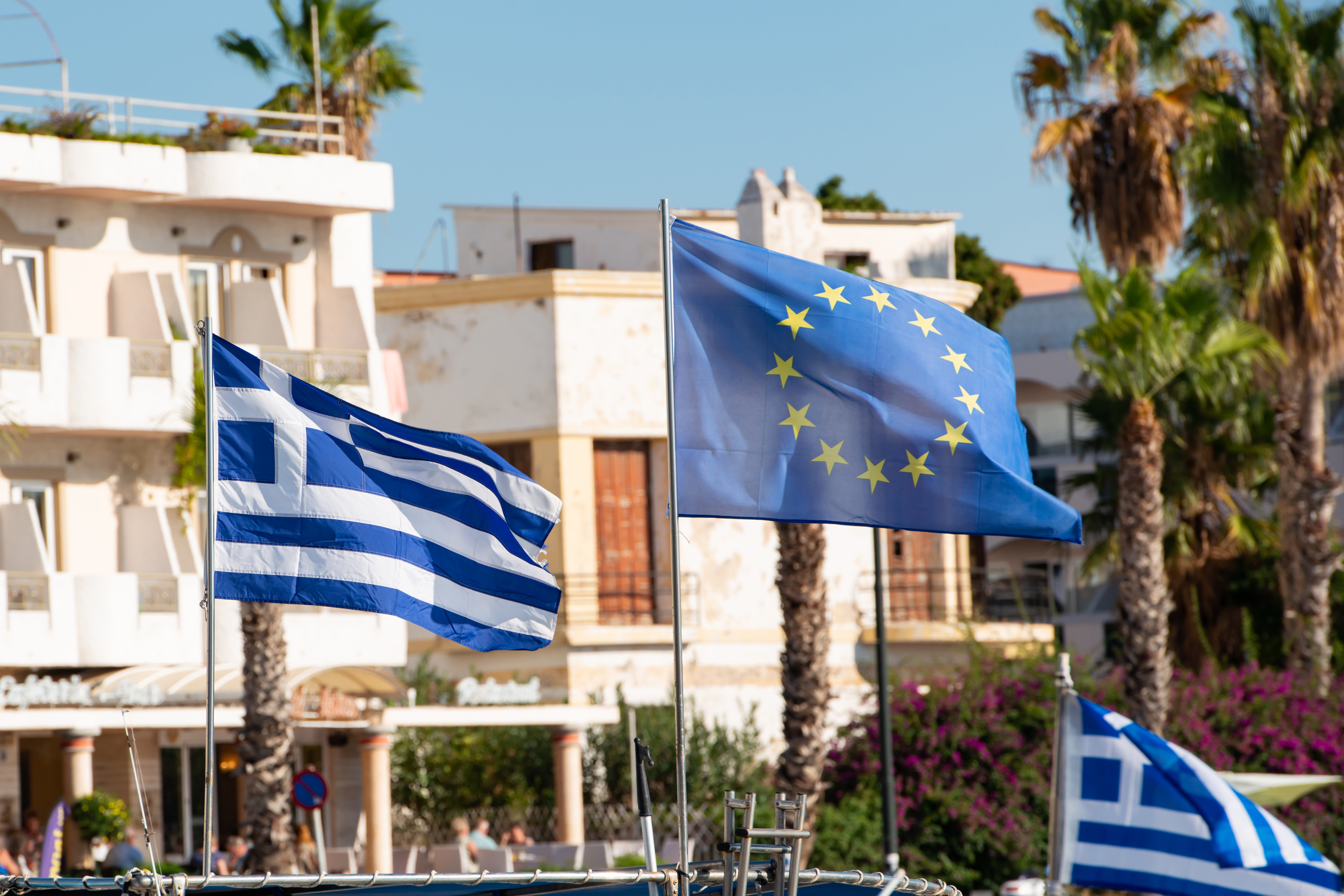 Символика европейской страны, резидентство в которой дает греческий ВНЖ